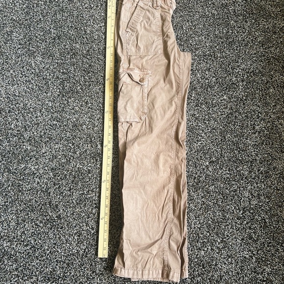 American Eagle Outfitters Tan Cargo Pants. Relaxed Fit - Picture 9 of 9